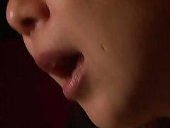 Mbili wasichana na guy kutomba wakati wengine watch