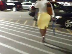 Pana makalio, milf tight njano skirt..